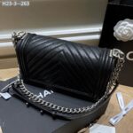 chanel boy caviar chevron quilted flap bag black 25cm hbi4i.jpg