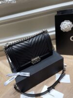 chanel boy caviar chevron quilted flap bag black 25cm jaedc.jpg