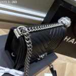 chanel boy caviar chevron quilted flap bag black 25cm nksgp.jpg