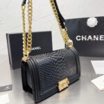 chanel boy flap bag snake leatherblack 25cm 0ubkn.jpg