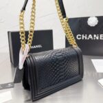 chanel boy flap bag snake leatherblack 25cm junhx.jpg