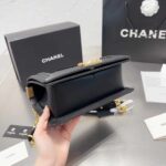 chanel boy flap bag snake leatherblack 25cm yhl7t.jpg