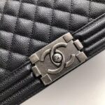 chanel boy medium handbag black sliver hardware 25cm a67086 y09953 94305 h85so.jpeg