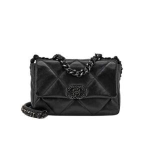 chanel cc flap bag in black 26cm lfr2f.jpg