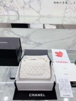 chanel classic mini flap gold hardware white 25cm h6axo.jpeg