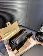 chanel flap bag gold metal 18cm dqft0.jpg