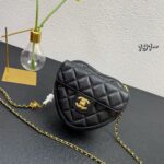 chanel heart clutch with chain black ap2784 5jl0r.jpg