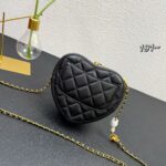 chanel heart clutch with chain black ap2784 kkcha.jpg
