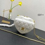 chanel heart clutch with chain white ap2784 hrvfv.jpg