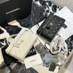 chanel long vanity with chain black 19cm dmwf3.jpg