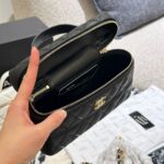 chanel long vanity with chain black 19cm kwdyk.jpg