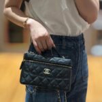 chanel long vanity with chain black 19cm mj28y.jpg