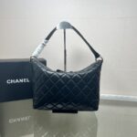 chanel maxi size hobo bag black leather and gold tone metal black 27cm as4339 b13833 94305 1adil.jpg