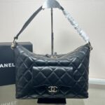chanel maxi size hobo bag black leather and gold tone metal black 27cm as4339 b13833 94305 ei5br.jpg