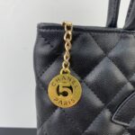 chanel medallion tote bag black 30cm jwhvl.jpg