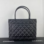 chanel medallion tote bag black 30cm lghxv.jpg