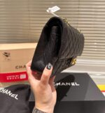 chanel medium classic handbag grained and gold tone metal black 26cm a01113 y01864 c3906 vaqih.jpg