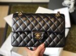chanel medium flap bag black 25cm a01112 y01295 94305 qskot.jpeg