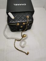 chanel pearl crush vanity case with chain in black 17cm lddy6.jpg