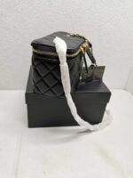 chanel pearl crush vanity case with chain in black 17cm xotnd.jpg