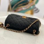 chanel shoulder bag black ap1787 kznns.jpg
