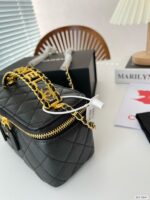 chanel small vanity case ss22 black 17cm zw31g.jpeg