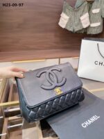 chanel timeless cc flap maxi black 31cm q2got.jpeg