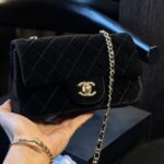 chanel velvet pearl crush mini flap bag black 20cm 8ng8j.jpg
