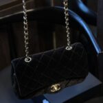 chanel velvet pearl crush mini flap bag black 20cm rensd.jpg