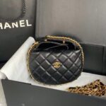 chanel womens pouch in black ap3095 b09796 94305 lkati.jpg