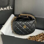 chanel womens pouch in black ap3095 b09796 94305 lr6bl.jpg