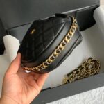 chanel womens pouch in black ap3095 b09796 94305 nqhsu.jpg