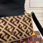 fendi baguette sheepskin bag brown 26cm se5ay.jpg