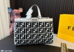fendi peekaboo ff logo xtote black and white 40cm x5qlx.jpg