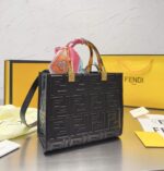 fendi sunshine small black leather shopper 25cm 8bh394amcvf0kur fxs79.jpg