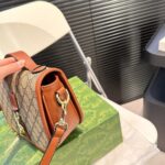 gucci gg emblem mini shoulder bag beige and dark brown 20cm 815211 fad6l 9758 rygx0.jpg