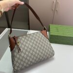 gucci gg emblem small shoulder bag beige and dark brown 30cm 815218 faeaa 9762 wdxq9.jpg