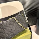 gucci gg emblem small shoulder bag black leather 23cm rypfo.jpg