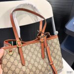 gucci gg emblem small tote bag beige and dark brown 31cm jcc3r.jpg