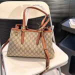 gucci gg emblem small tote bag beige and dark brown 31cm uxsqq.jpg