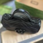 gucci gg marmont mini top handle bag black and black 22cm 702563 dtdfv 1000 25fjx.jpg