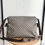 gucci large changing bag beige and ebony gg supreme 44cm 211131 kgdig 8588 bthex.jpg