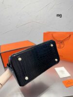 hermes birkin 30 black noir shiny porosus crocodile 30cm 4dukl.jpg