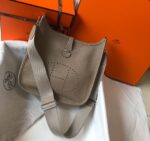 hermes clemence evelyne pm 25cm etoupe dk4h7.jpeg