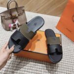 hermes izmir sandal kaki and noir h231812zhk3400 cdvhl.jpg