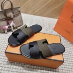 hermes izmir sandal kaki and noir h231812zhk3400 xrj7a.jpg
