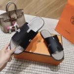 hermes izmir sandal noir h241869zh02405 ydz6v.jpg