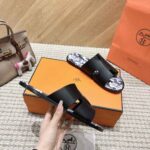 hermes izmir sandal noir h242878zh01410 iahhp.jpg
