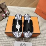 hermes izmir sandal noir h242878zh01410 qnehh.jpg