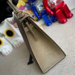 hermes kelly epsom ck18 etoupe gold hardware 25cm ifwki.jpg